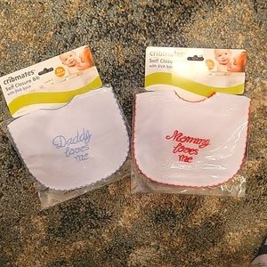 NWT - CRIBMATES SELF CLOSURE BIBS 2 PACK